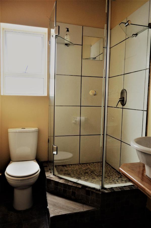 Point Village Guest House موسيلباي المظهر الخارجي الصورة